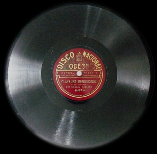 Disco Nacional Odeon record “Claveles mendocinos”